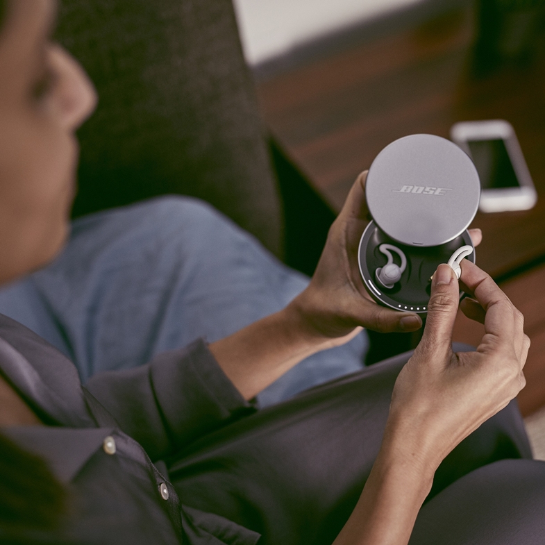 استبدال أصوات الضجيج المحيطة بأصوات أخرى مريحة: Bose تطلق سماعات "Bose Noise-Masking Sleepbuds™" الثورية